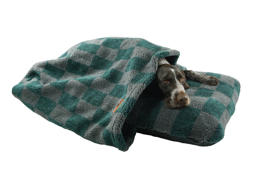 Wild Storm Luxury Fleece Washable Tunnel Cave Anti Anxiety Dog Bed Cover Lifestyle German Pointer