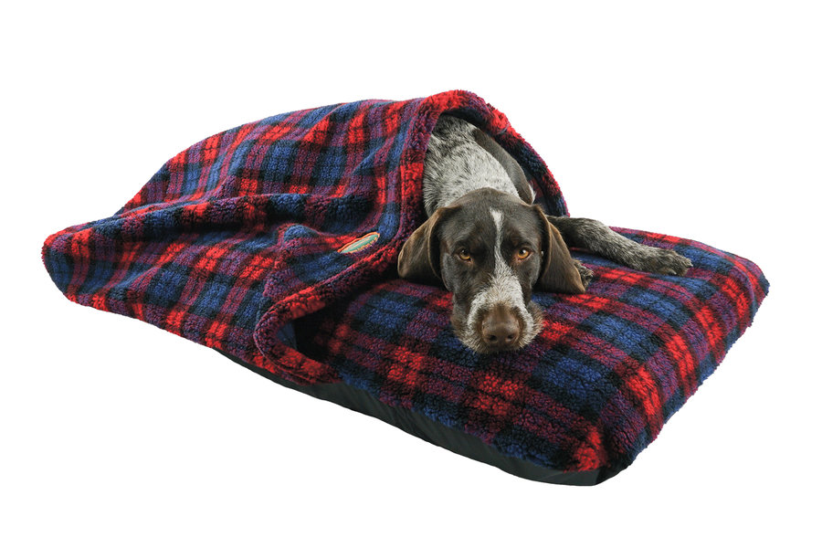 Red Tartan Luxury Fleece Washable Tunnel Cave Anti Anxiety Dog Bed Cover Lifestyle German Pointer