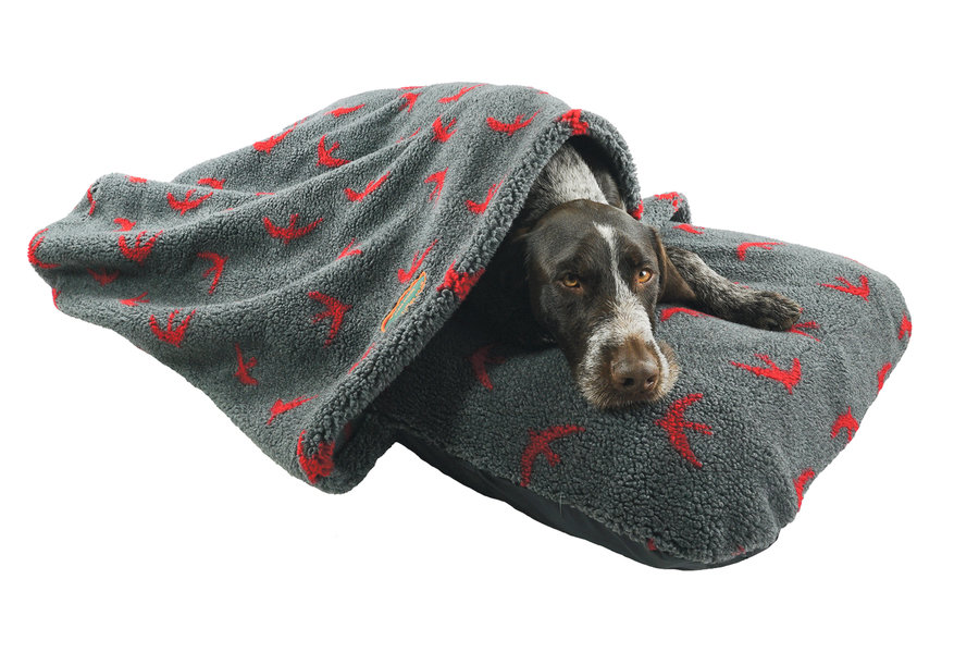 Red Swift Luxury Fleece Washable Tunnel Cave Anti Anxiety Dog Bed Cover Lifestyle German Pointer