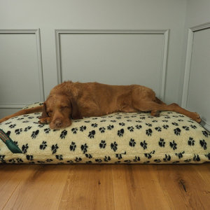 Paw Print Luxury Fleece Optional Washable Dog Bed Cover Lifestyle Wire Haired Viszla